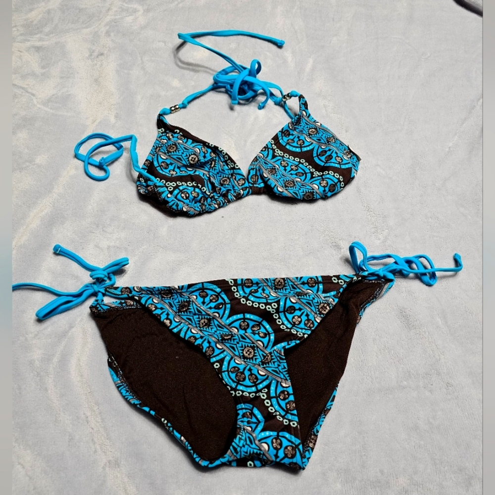 Bikini- used size medium on top/bottom